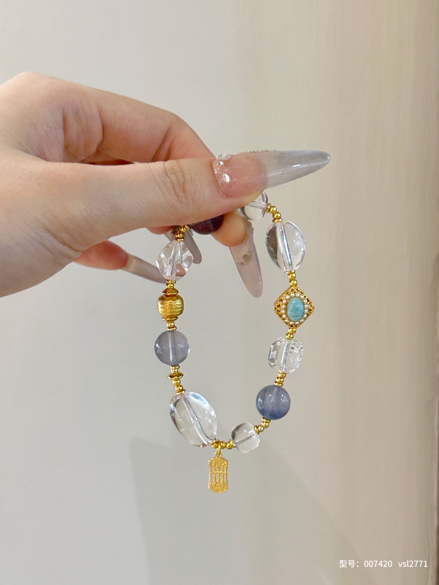 Dreamy Bubbles – Fluorite, Aquamarine Clear Quartz Bracelet