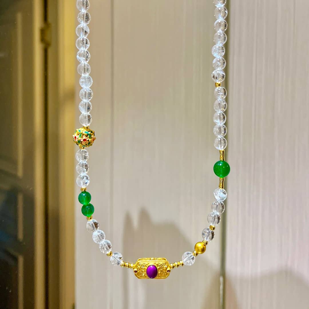Emerald Mist – Vintage-Inspired Green Chalcedony Clear Quartz Necklace