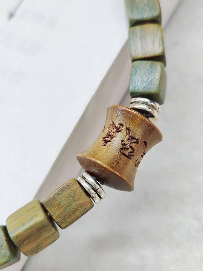 Green Sandalwood Double-Wrap Bracelet